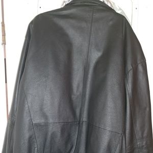 Excellent  XXL Pre-Owned black Leather with lining